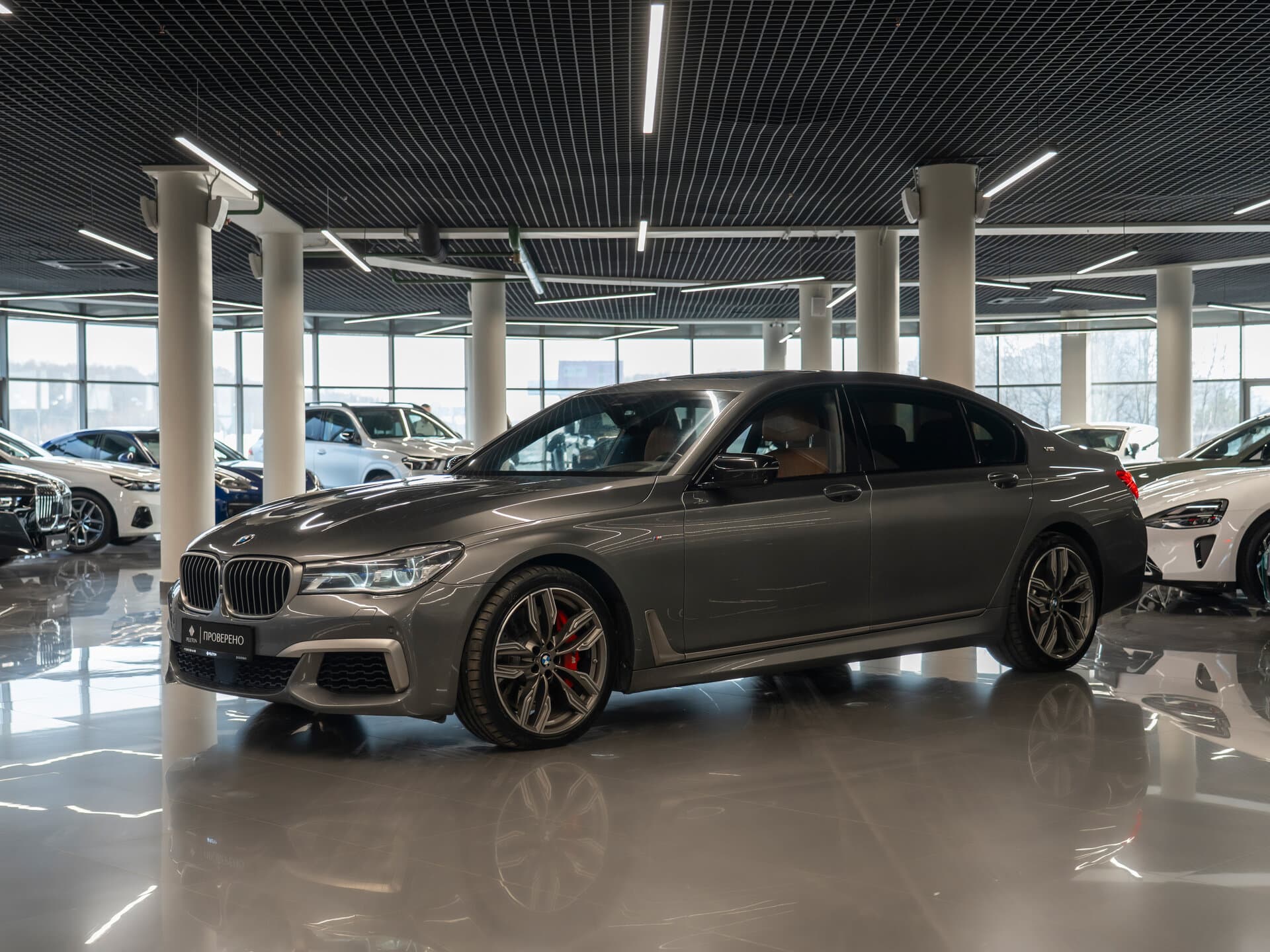 Фотография автомобиля BMW 7 серия