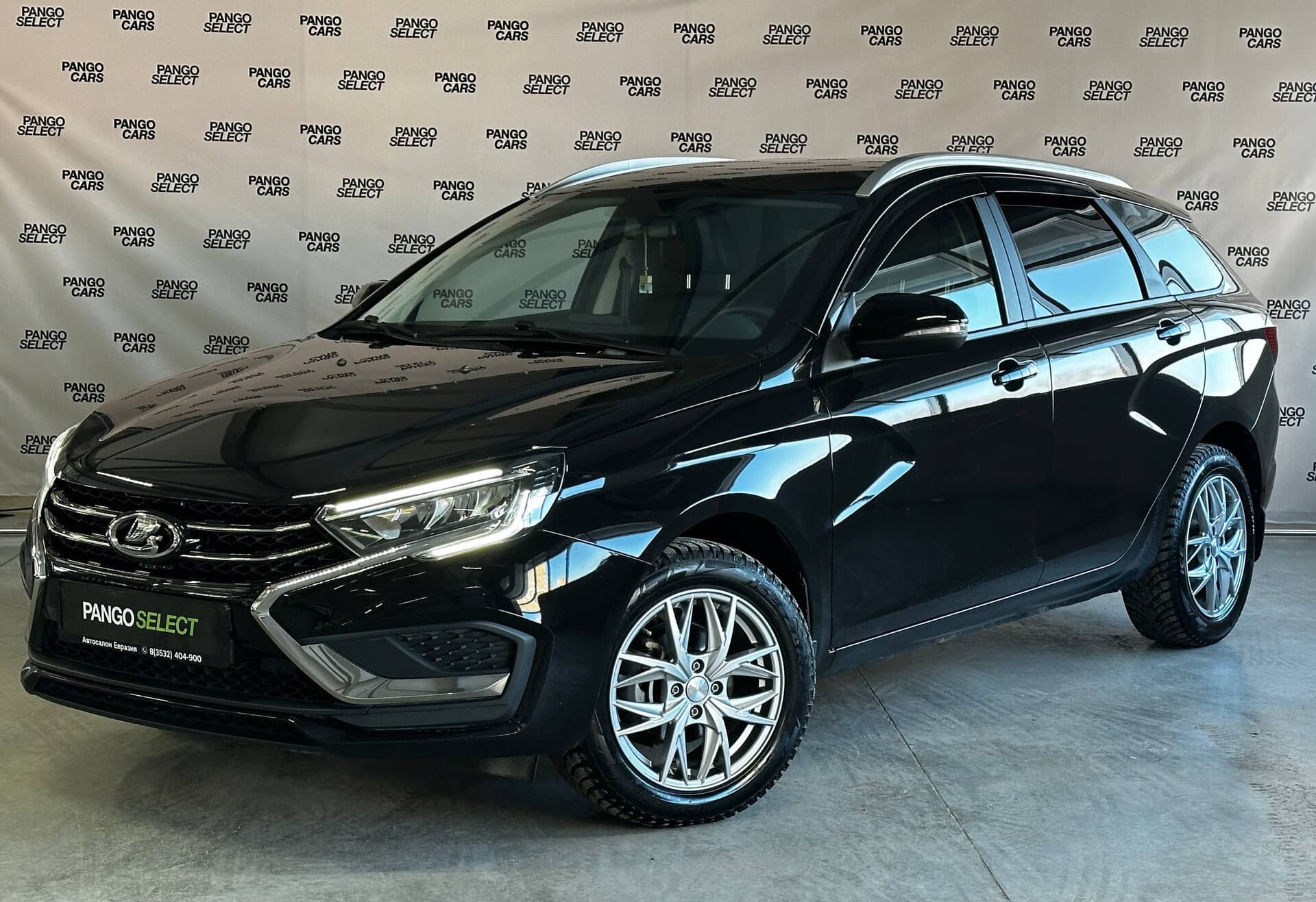 Фотография автомобиля Lada (ВАЗ) Vesta