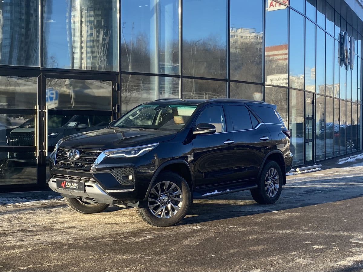 Фотография автомобиля Toyota Fortuner